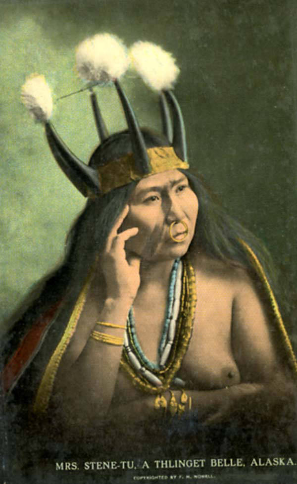 Tlingit-kvinden Mrs. Stenetu, ca. 1900-1909 (ukendt kunstner)