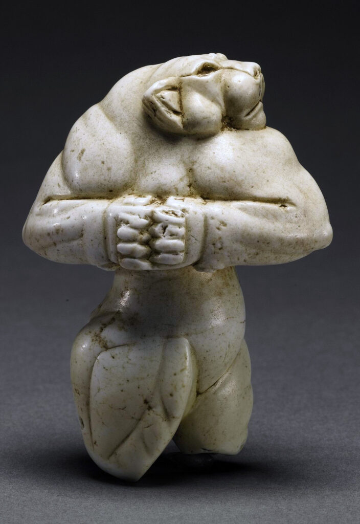Guennol-løvinden er en 8 centimeter høj mesopotamisk kalkstens-statuette (ca. 3.000 f.v.t.), der blev fundet i 1930. Animisme er grundlæggende et verdensperspektiv ifølge hvilken verden er befolket af både menneskelig og ikke-menneskelige personer
